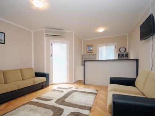 Вилла Сиеста 3*+, Будва