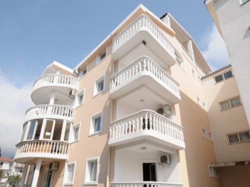 Вилла Сиеста 3*+, Будва